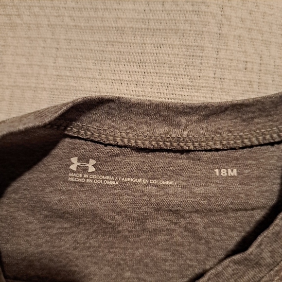 Under Armour girls size 18 months gray shirt, EUC - Picture 3 of 3